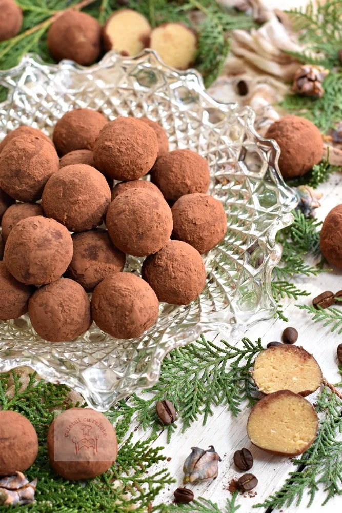 Tiramisu Trufe - un desert italian delicios și cremos, perfect pentru petreceri.